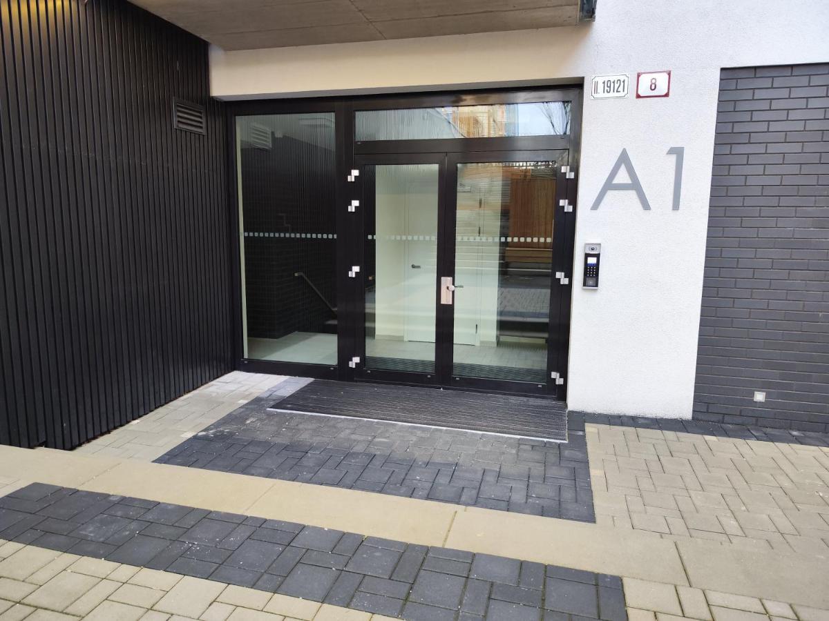 Yarn - Brand New - Free Parking - Balcony With City View - Central Shopping Mall Bratislava Eksteriør billede