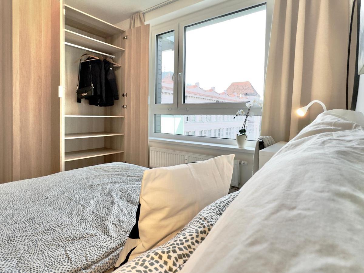 Yarn - Brand New - Free Parking - Balcony With City View - Central Shopping Mall Bratislava Eksteriør billede